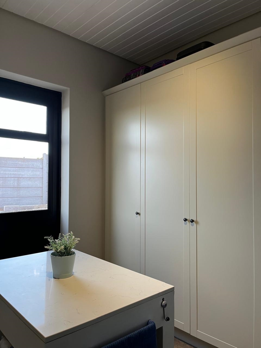 4 Bedroom Property for Sale in Stilbaai Wes Western Cape